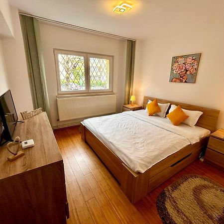 Jad - Familiy 4 Rooms Apartment - Near Forest And Historic Center - Racadau Brassó Kültér fotó