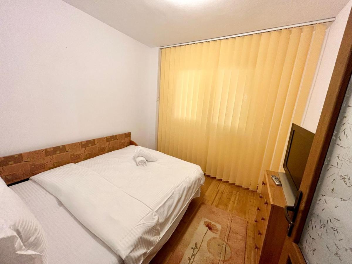 Jad - Familiy 4 Rooms Apartment - Near Forest And Historic Center - Racadau Brassó Kültér fotó