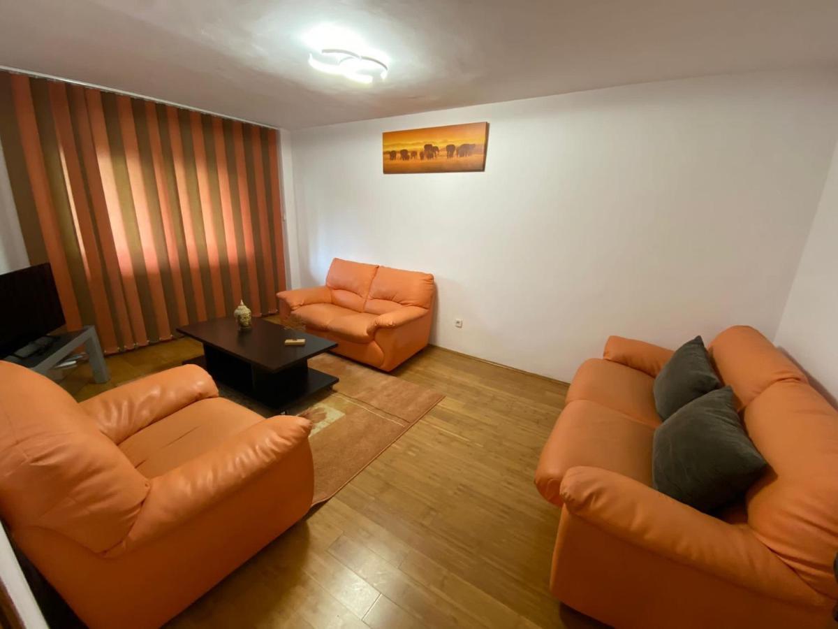 Jad - Familiy 4 Rooms Apartment - Near Forest And Historic Center - Racadau Brassó Kültér fotó