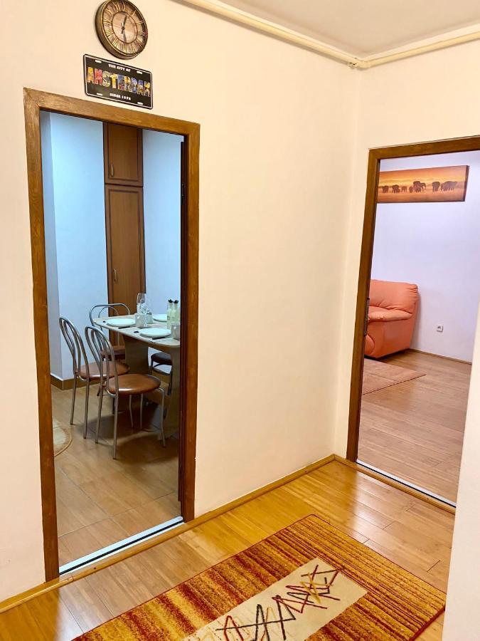 Jad - Familiy 4 Rooms Apartment - Near Forest And Historic Center - Racadau Brassó Kültér fotó